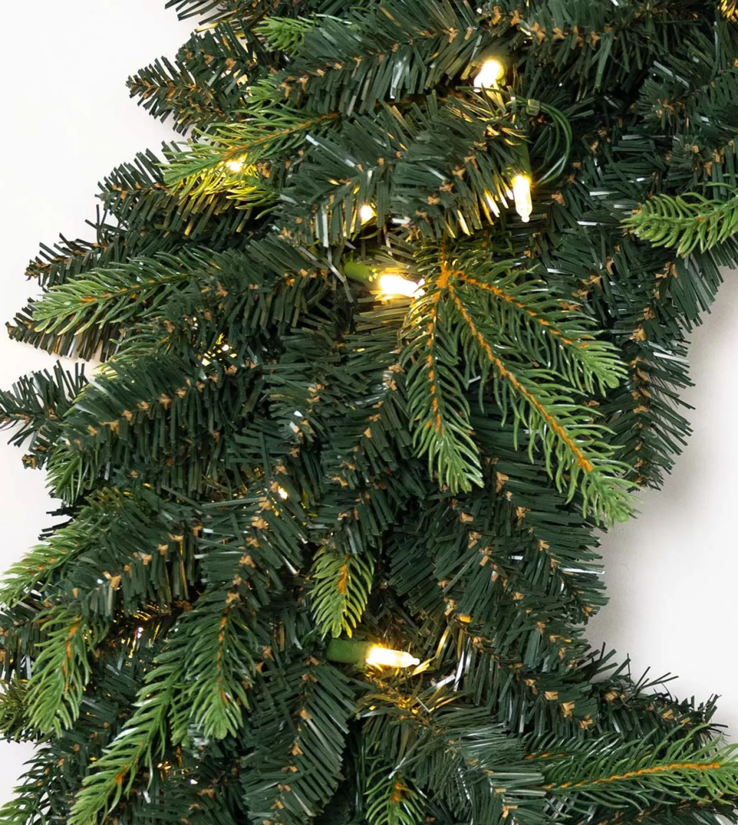 Store Treetime 30" Western Balsam Wreath - ColorChange LED