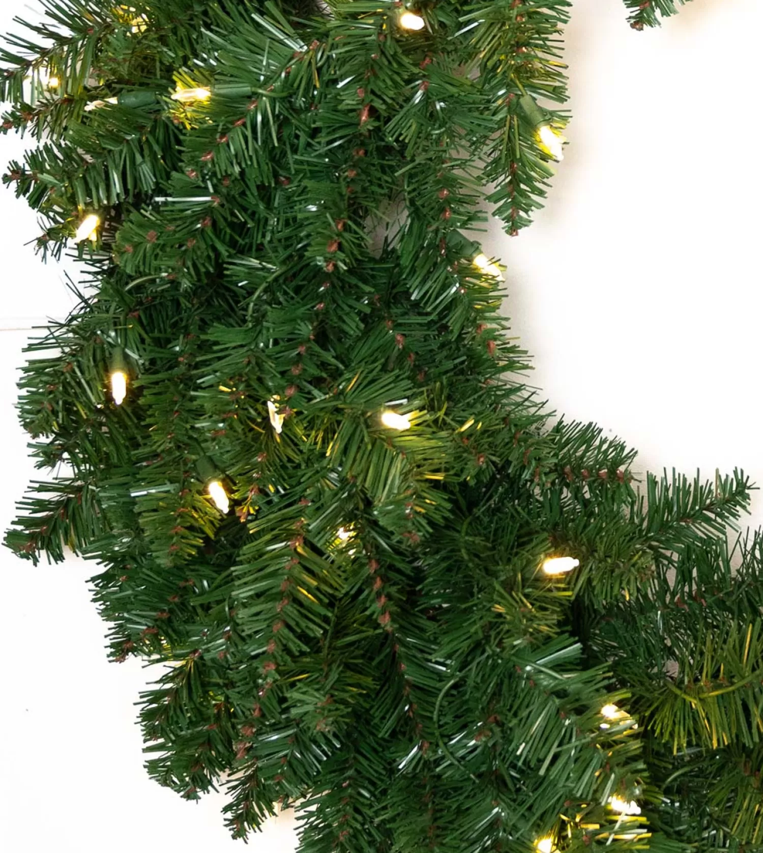 Store Treetime 36" Finley Spruce Wreath - Clear LED