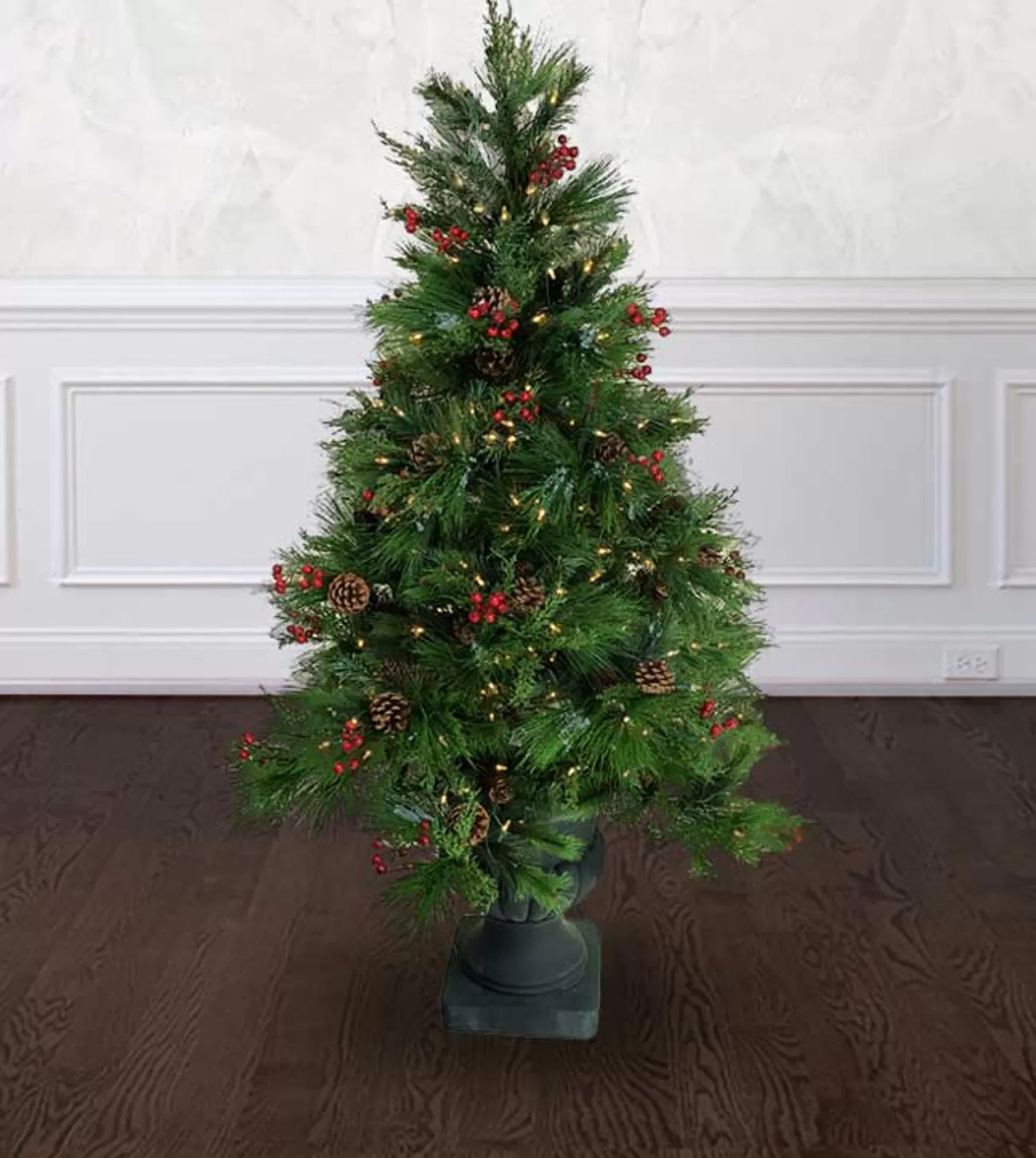 Store Treetime 5' Potted Berry Pine Tree - Clear LED