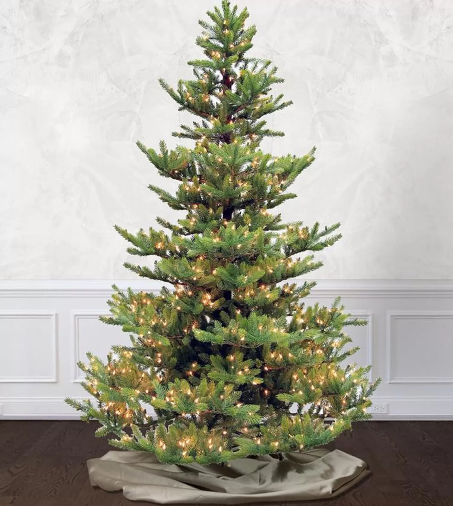 Outlet Treetime 9' New Haven Fir W/PP Tree - ColorChange LED
