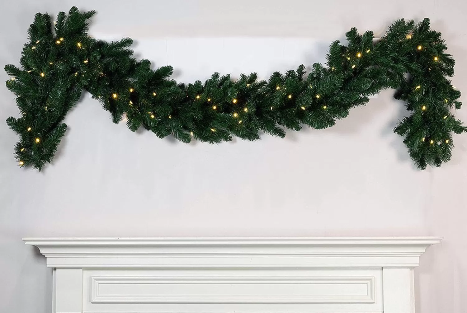 Outlet Treetime 9' X 16" Radiant Garland - Clear LED