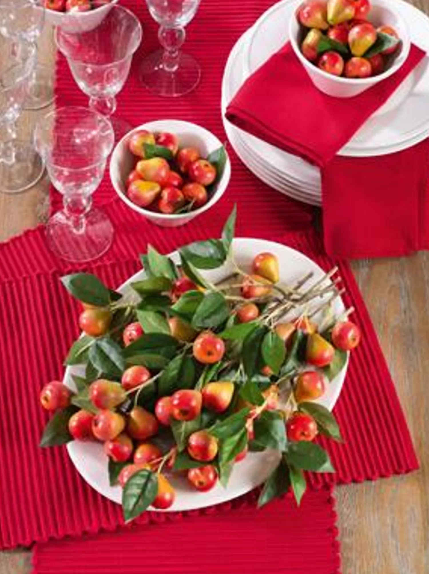 New Treetime Red Ribbed Table Runner