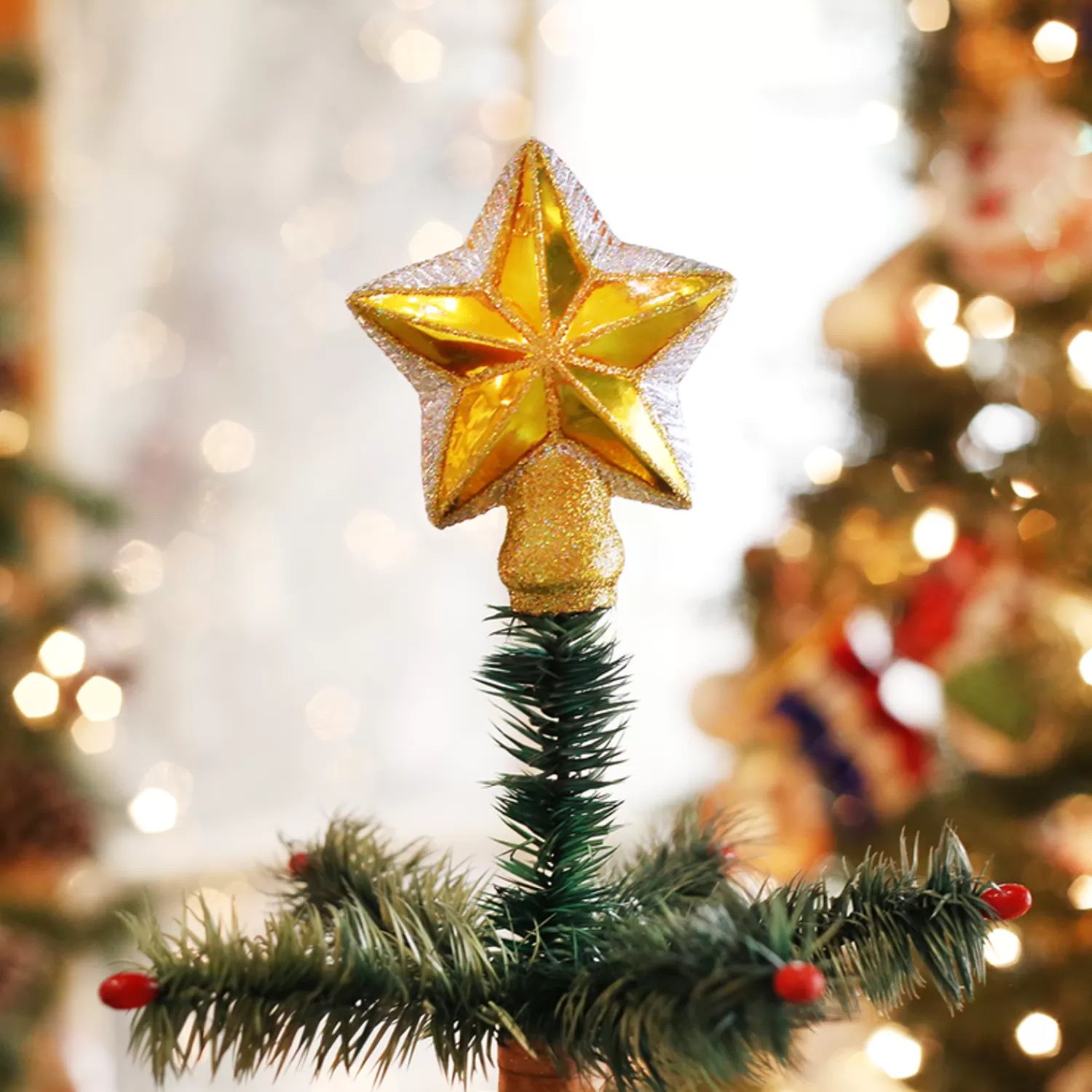 Hot Treetime Small Star Tree Top Ornament